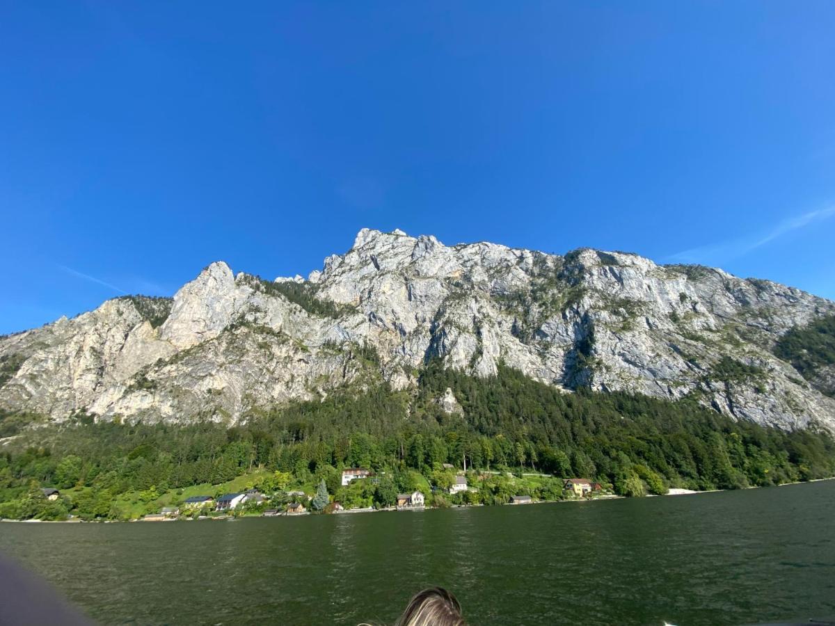 Ferienhaeuschen Am Traunsee Mit Tretboot Zur Freien Nutzung Am Badeplatz Altmünster المظهر الخارجي الصورة