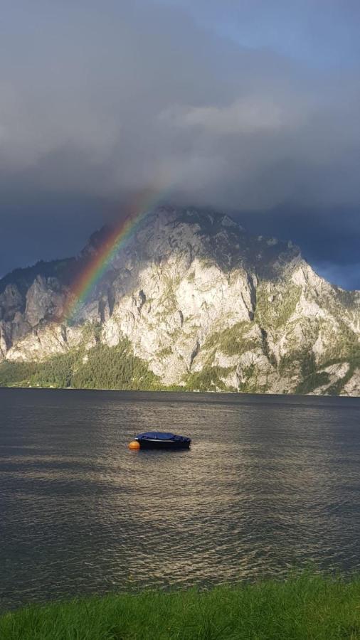 Ferienhaeuschen Am Traunsee Mit Tretboot Zur Freien Nutzung Am Badeplatz Altmünster المظهر الخارجي الصورة